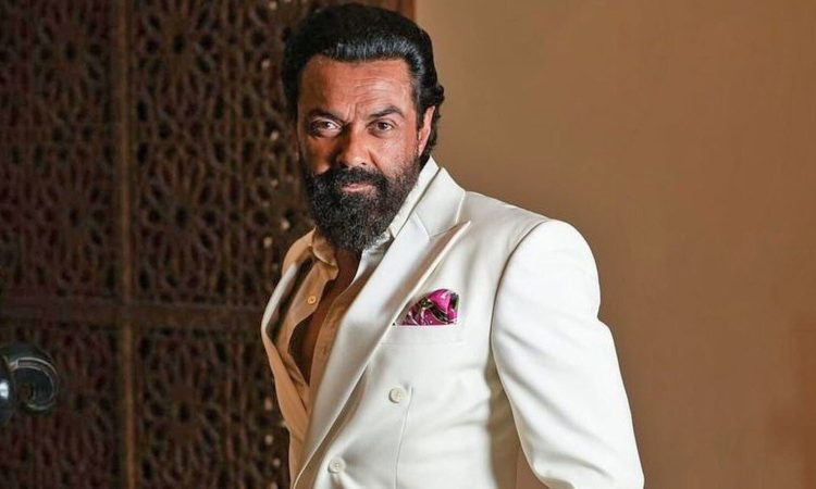 बॉबी देओल ने बताया कि उन्होंने अहान पांडे को अपनी आंखों के आगे बड़े होते...