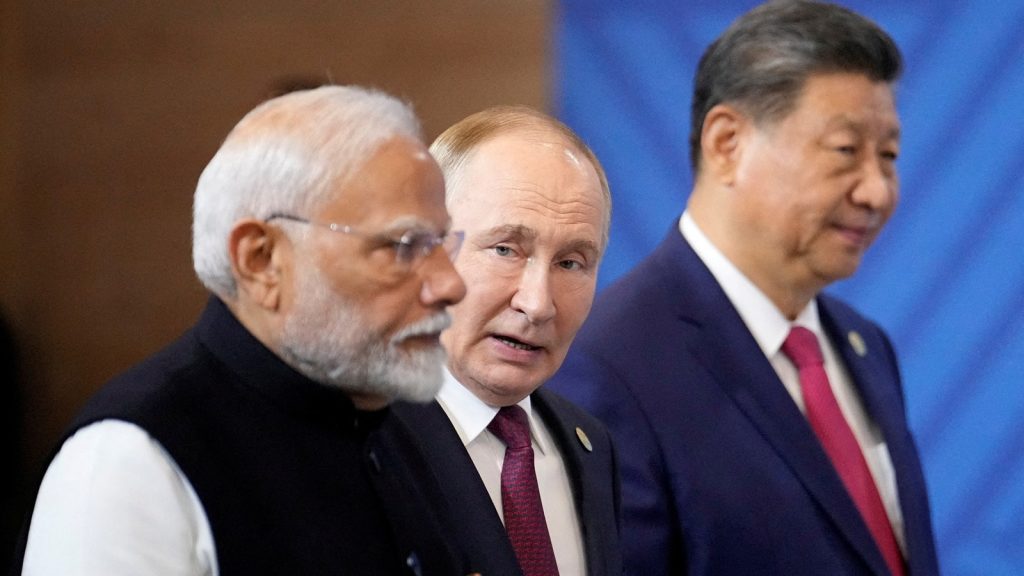 चीन के तियानजिन में आयोजित शंघाई सहयोग संगठन शिखर सम्मेलन में पीएम मोदी,...