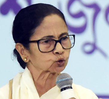 ममता बनर्जी ने आदिवासी बहुल क्षेत्र में लगभग तीन किलोमीटर की पदयात्रा की,...