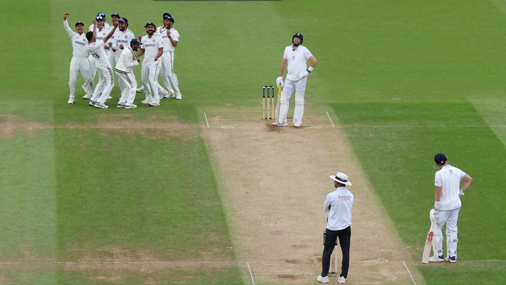 भारत ने सोमवार को पांचवें टेस्ट में इंग्लैंड को 6 रन से मात देकर पांच मैचों...