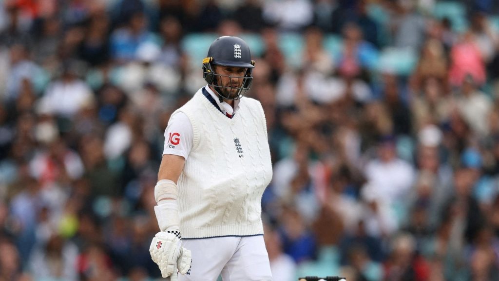 क्रिस वोक्स को एक हाथ से बल्लेबाजी करने के खतरे का पूरा अंदाजा था। यही कारण...