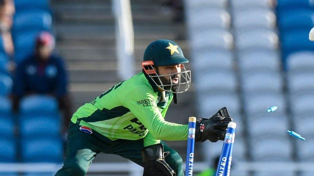 पाकिस्तान की टीम को 6 साल से ज्यादा समय के बाद वनडे इंटरनेशनल मैच में...