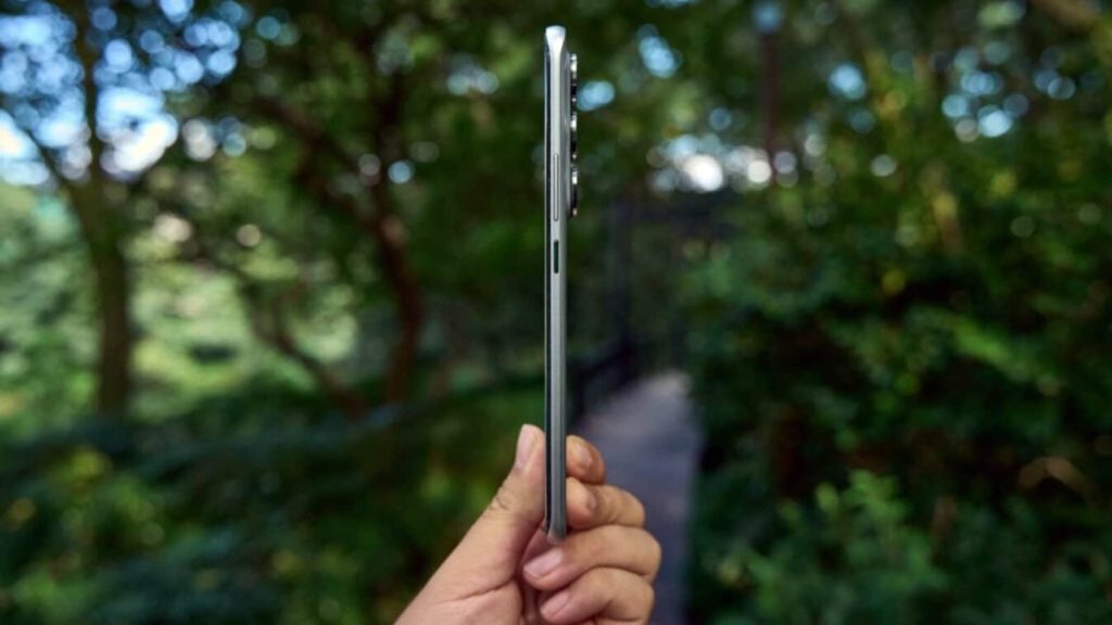 Infinix Hot 60 Pro Plus ने दुनिया का सबसे पतला 3D कर्व्ड डिस्प्ले फोन बनकर गिनीज वर्ल्ड...