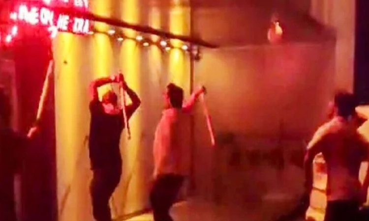 रायगढ़ में राज ठाकरे की टिप्पणी के बाद महाराष्ट्र नव निर्माण सेना के कुछ...