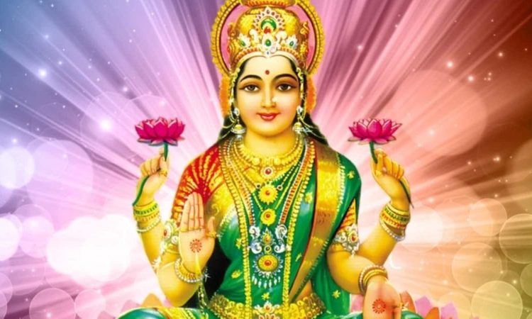 Varalakshmi Vratham 2025 Muhurat: सावन के शुक्ल पक्ष में पूर्णिमा के दिन वरलक्ष्मी व्रत रखा...