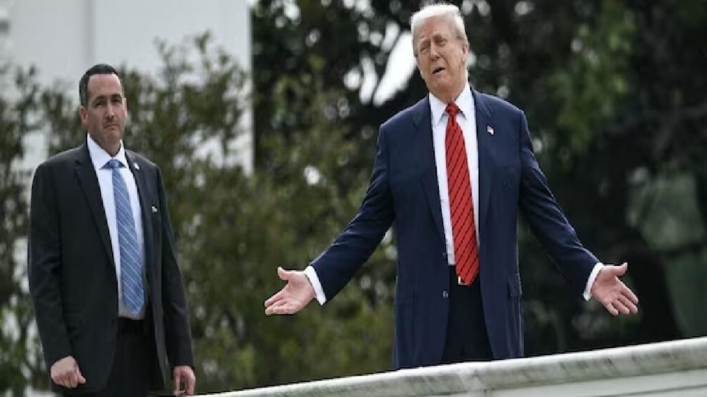 दूसरी बार राष्ट्रपति का पद संभालने के बाद से रियल एस्टेट के किंग रहे...