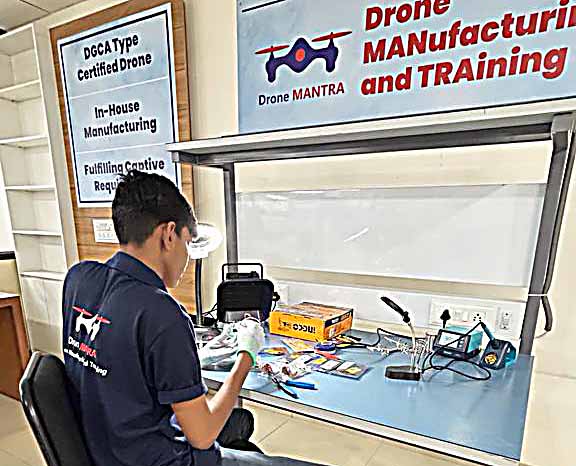 શાળાઓમાં AI, રોબોટિક્સ અને ડ્રોન ટેક્નોલોજીનું શિક્ષણ આપતી દેશની પ્રથમ મહાનગરપાલિકા બની સુરત મનપા શાળાઓમાં AI, રોબોટિક્સ અને ડ્રોન ટેક્નોલોજીનું શિક્ષણ આપતી દેશની પ્રથમ મહાનગરપાલિકા બની સુરત મનપા