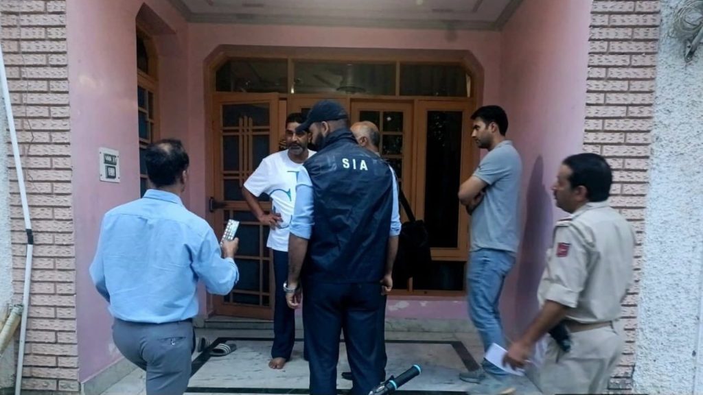 कश्मीरी पंडितों में दहशत फैलाने के लिए सरला भट्ट की हत्या कर दी गई थी।...