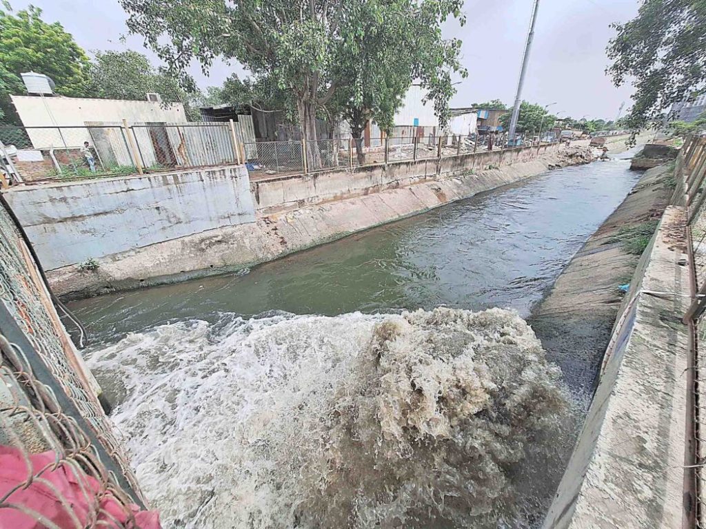 મચ્છુનગર ખારીકટ કેનાલ પર આવેલ બ્રીજ જર્જરીત હાલતમાં હોવાથી વાહન વ્યવહાર ડાયવર્ઝન