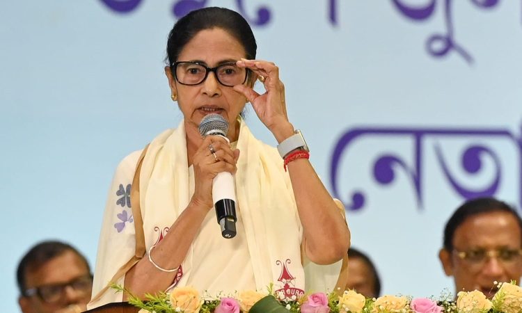 कल्याण बनर्जी ने संसद में तृणमूल कांग्रेस के सहयोगी सांसदों की उपस्थिति...