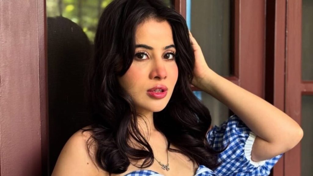 उर्फी जावेद एक खूबसूरत और टैलेंटेड एक्ट्रेस हैं। उर्फी की सोशल मीडिया पर...