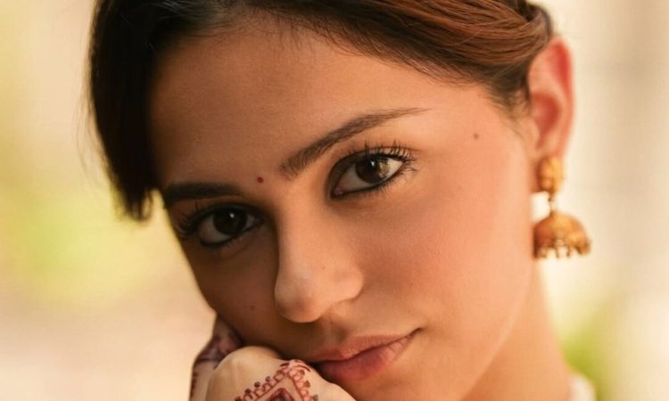 सैयारा फिल्म से अनीत पड्डा और अहान पांडे ने बॉलीवुड डेब्यू किया है। अनीत...