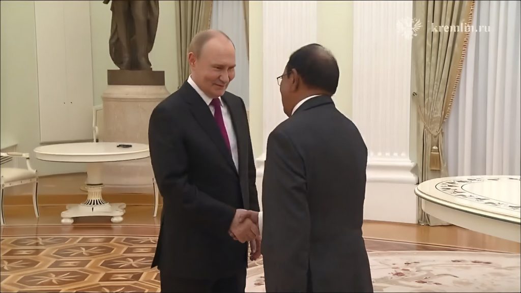 राष्ट्रीय सुरक्षा सलाहकार अजित डोभाल ने बृहस्पतिवार को क्रेमलिन में रूसी...