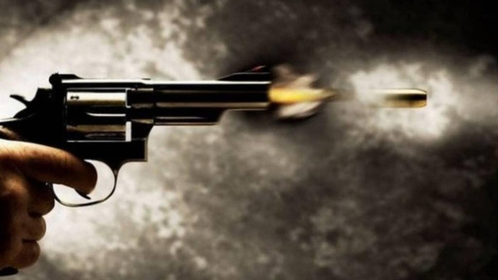 पाकिस्तान के खैबर पख्तूनख्वा इलाके में पिकनिक मनाकर लौट रहे दोस्तों पर...