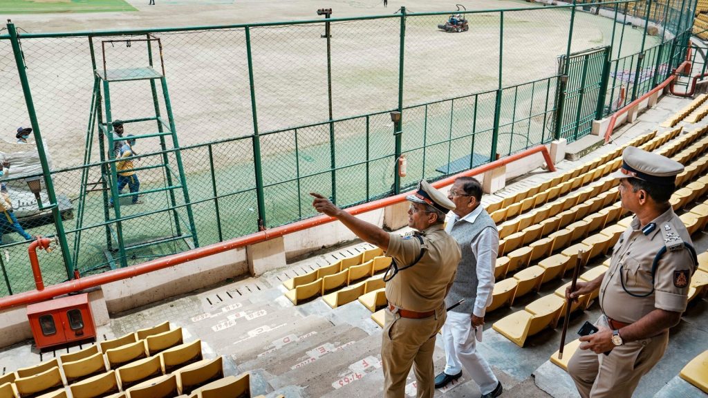 महिला क्रिकेट वर्ल्ड कप के बेंगलुरु में होने वाले मैचों पर अनिश्चितता के...