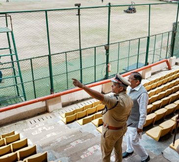 महिला क्रिकेट वर्ल्ड कप के बेंगलुरु में होने वाले मैचों पर अनिश्चितता के...