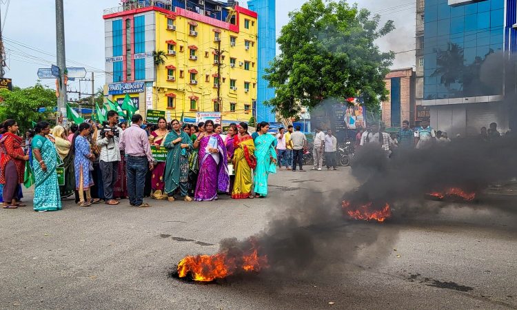 बालासोर में एफएम कॉलेज में छात्रा के आत्मदाह मामले में एबीवीपी के दो...