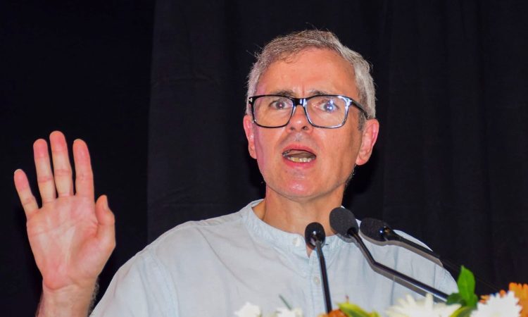 Omar Abdullah: जम्मू-कश्मीर के मुख्यमंत्री उमर अब्दुल्ला ने राज्य से 25 किताबें बैन...