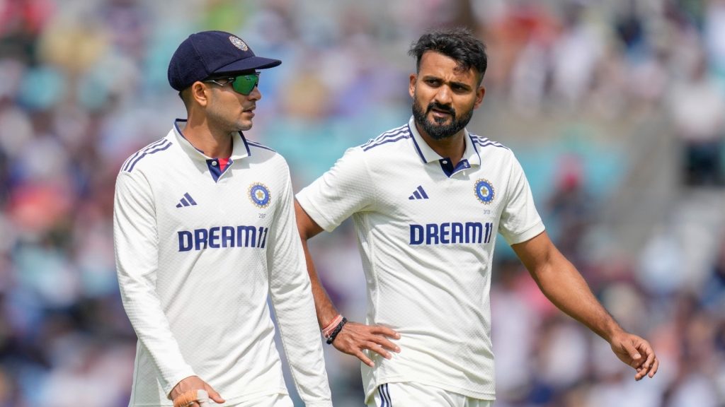 इंग्लैंड के खिलाफ ओवल टेस्ट के चौथे दिन तेज गेंदबाज आकाश दीप चोटिल हो गए।...