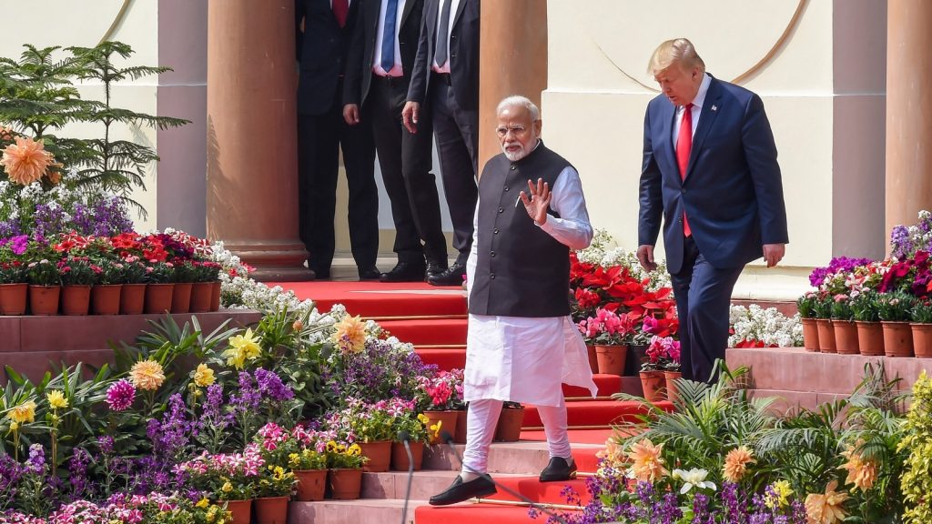 ભારત પાસે ભારતની સામે 20 દિવસનો મહત્વપૂર્ણ સમય છે જેમાં તે મુત્સદ્દીગીરી, વ્યવસાયિક વાટાઘાટો છે … भारत के सामने 20 दिन का महत्वपूर्ण समय है जिसमें उसे कूटनीति, व्यापार वार्ता...