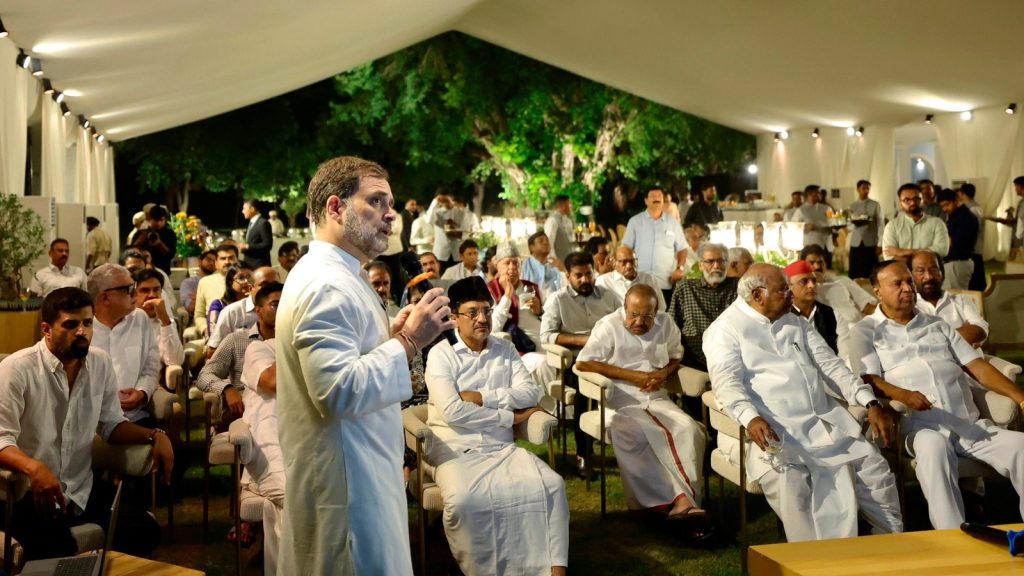 ઓછામાં ઓછા ત્રણ રાજ્યોના સીઈઓએ રાહુલ ગાંધી સાથે તે મતદારોના નામ શેર કર્યા … कम से कम तीन राज्यों के सीईओ ने राहुल गांधी से उन मतदाताओं के नाम साझा करने...