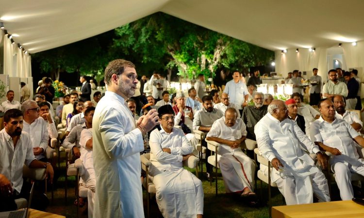 कम से कम तीन राज्यों के सीईओ ने राहुल गांधी से उन मतदाताओं के नाम साझा करने...