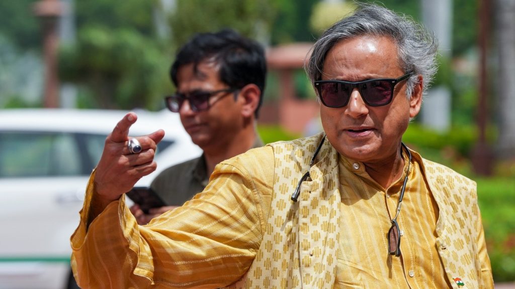 આ ત્યારે શરૂ થયું જ્યારે કોંગ્રેસના નેતાએ એક્સ પર યુએસના નાણાં સચિવ સ્કોટને આપ્યા … यह बात शुरू हुई जब कांग्रेस नेता ने एक्स पर अमेरिकी वित्त सचिव स्कॉट...