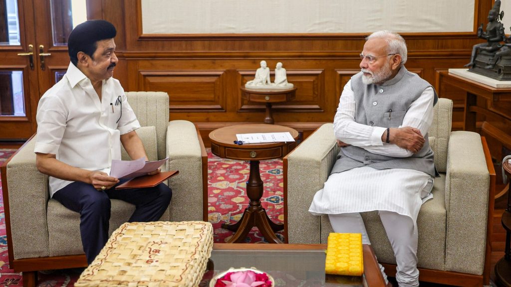 सीपी राधाकृष्णन को चुनावी मैदान में उतारकर NDA ने इंडिया अलायंस खासकर DMK को...