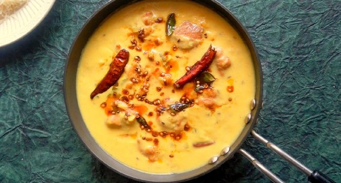 Punjabi Kadhi Pakora