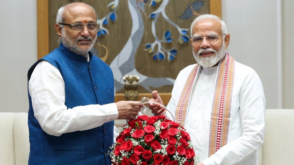 સી.પી. રાધાકૃષ્ણન એનડીએના ઉપરાષ્ટ્રપતિ ઉમેદવાર રહેશે. તેઓ … सीपी राधाकृष्णन एनडीए की ओर से उपराष्ट्रपति पद के उम्मीदवार होंगे। वे इस...