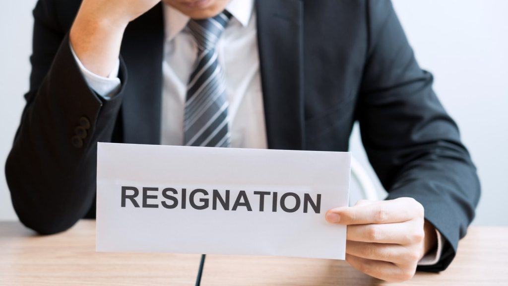 इस पोस्ट को लेकर सोशल मीडिया पर मिले-जुले विचार सामने आए। कुछ लोगों ने एचआर...