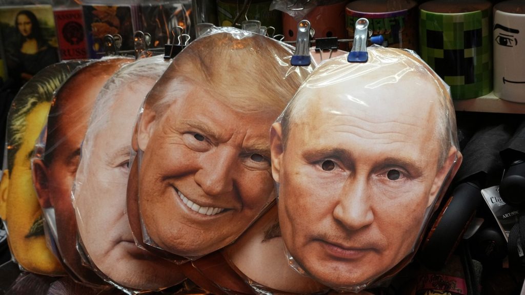 शहर के होटल फुल हैं, किराए की गाड़ियों के लॉट खाली कर कॉन्वॉय में लगा दिए गए...