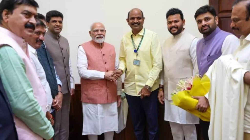 आंध्र प्रदेश के विजनगरम से टीडीपी सांसद अप्पालानायडू कलिसेट्टी की...