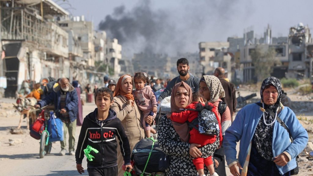 इंडोनेशिया दुनिया का सबसे बड़ा मुस्लिम देश है। यहां लगभग 24 करोड़ से अधिक...