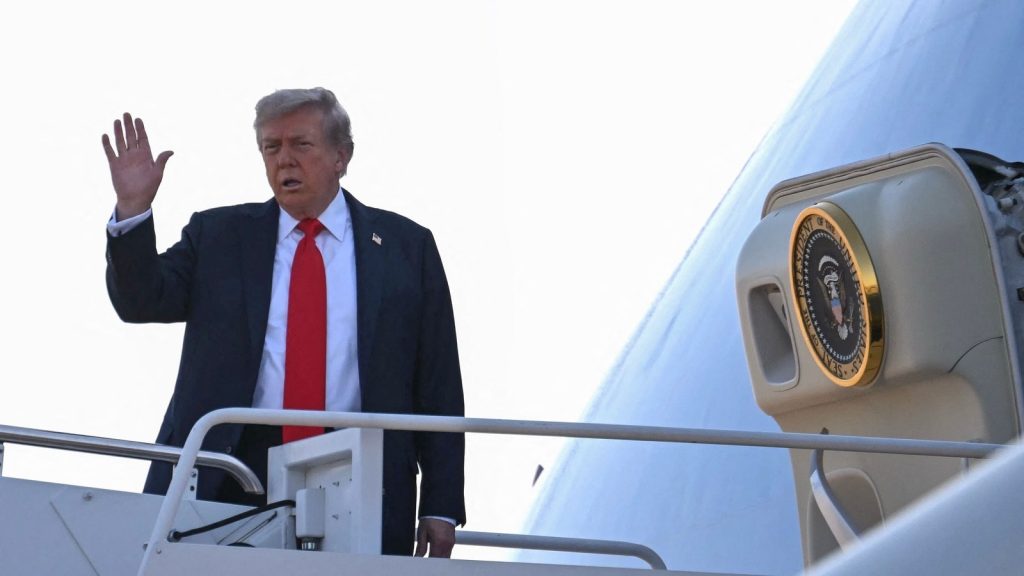 Trump-Putin Alaska Meeting LIVE- पुतिन से मिलने के लिए अलास्का रवाना हुए ट्रंप, बोले- मुलाकात से कोई नतीजा जरूर...