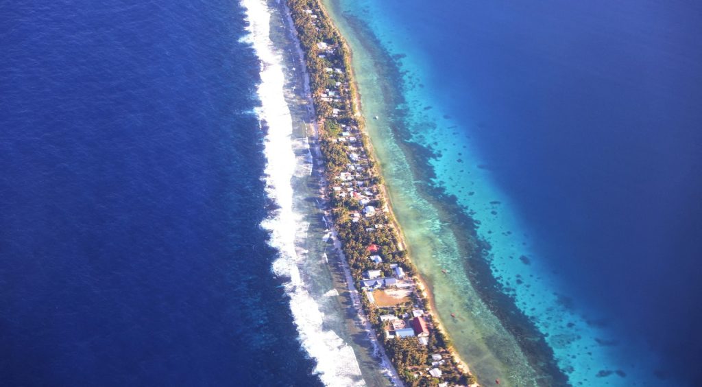 अभी तक आपने किसी व्यक्ति के दूसरे देश में शिफ्ट होने के बारे में सुना होगा।...