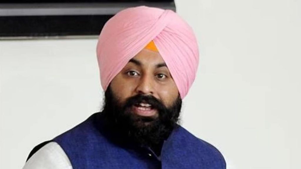 शिक्षा मंत्री हरजोत सिंह बैंस ने पांच सिंह साहिबानों के सामने अपनी गलती...