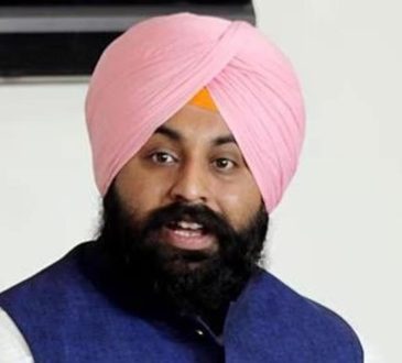शिक्षा मंत्री हरजोत सिंह बैंस ने पांच सिंह साहिबानों के सामने अपनी गलती...