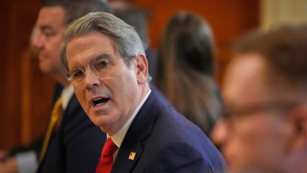 बेसेंट ने अमेरिकी टीवी चैनल पॉक्स बिजनेस नेटवर्क के कार्यक्रम में कहा कि...