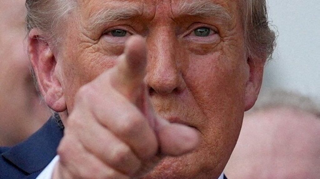 डोनाल्ड ट्रंप ने अपने टैरिफ वॉर को पूरी तरह से सही ठहराया है। उन्होंने कहा...