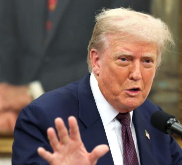 Donald Trump: भारत के ऊपर रूसी तेल खरीद के लिए ट्रंप प्रशासन ने 25 फीसदी अतिरिक्त...