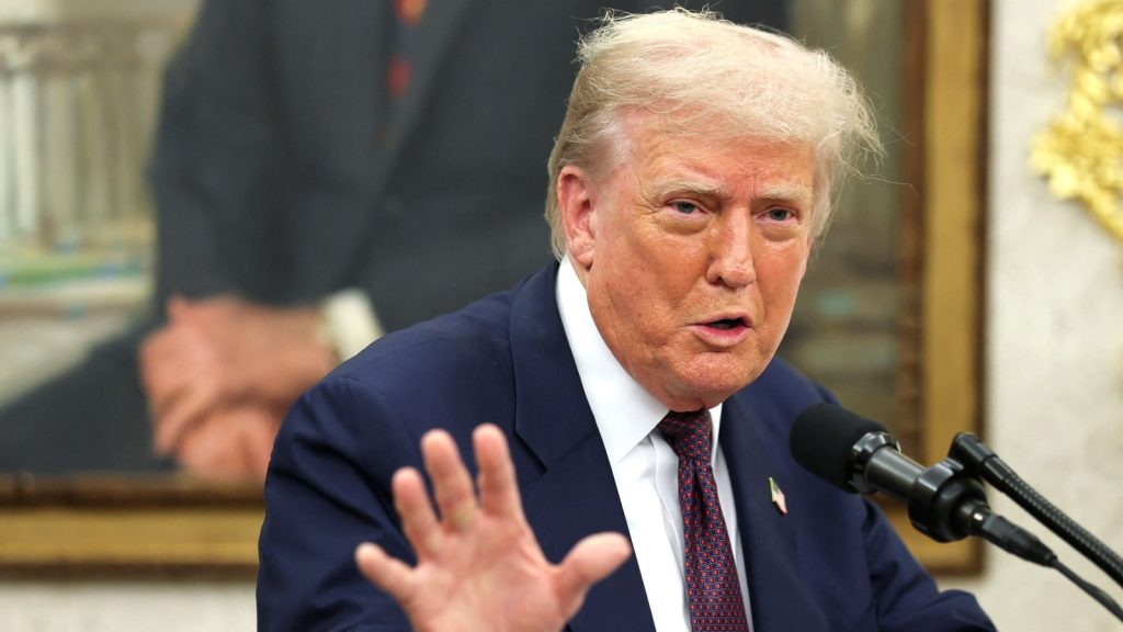 अमेरिकी राष्ट्रपति डोनाल्ड ट्रंप वॉशिंगटन को सैन्य छावनी में परिवर्तित...