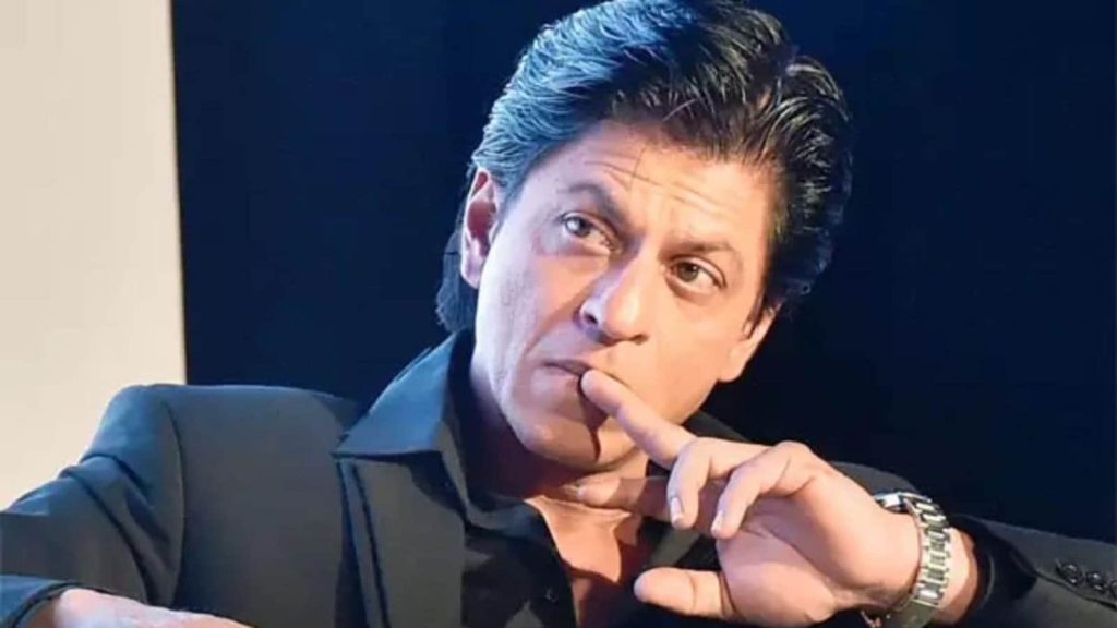 बॉलीवुड के किंग कहे जाने वाले शाहरुख खान से एक यूजर ने उन्हें रिटायर हो...