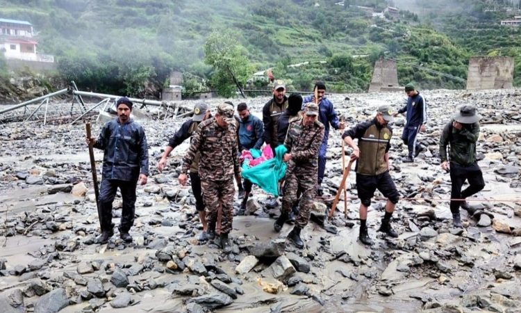 उत्तरकाशी जिले के आपदाग्रस्त धराली गांव में बचाव दलों ने बुधवार को दो...