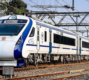 Vande Bharat: प्रधानमंत्री जिन तीन नई वंदे भारत को लॉन्च करने जा रहे हैं, उसमें एक...