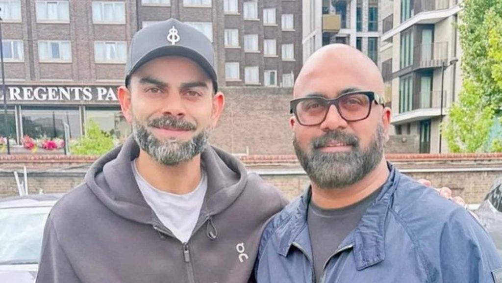 विराट कोहली की एक ताजा तस्वीर इंटरनेट पर वायरल हो रही है। उसमें वह एक शख्स...