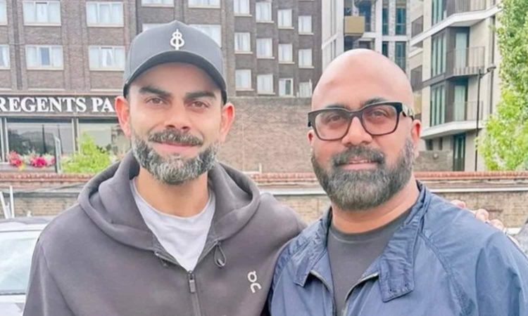 विराट कोहली की एक ताजा तस्वीर इंटरनेट पर वायरल हो रही है। उसमें वह एक शख्स...
