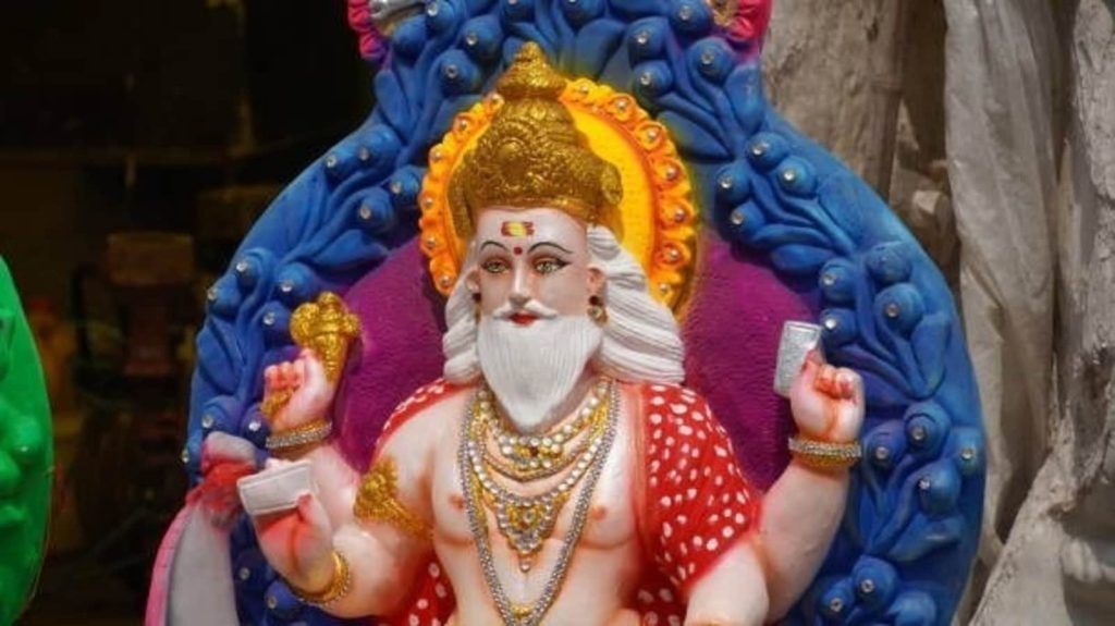 When is Vishwakarma puja: कहा जाता है कि भगवान विश्वकर्मा ने सोने की लंका और भगवान...