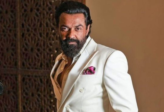 War 2: सोशल मीडिया पर चर्चा थी कि वॉर-2 में सलमान खान या शाहरुख खान का कैमियो नजर...