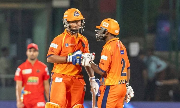 DPL 2025 में आयुष बडोनी की टीम को लगातार दूसरी हार का सामना करना पड़ा है और टीम का...
